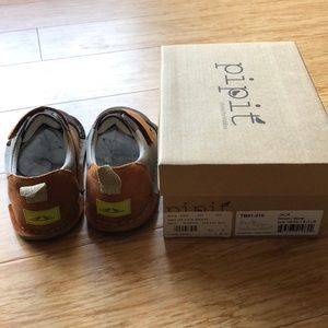 Pipit Jack brown/stone toddler US8 (EU24). NIB